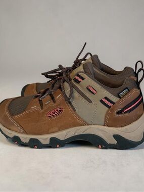 KEEN Women's Steens Waterproof Hiking Shoes - Timberwolf/Coral - Size 9.5